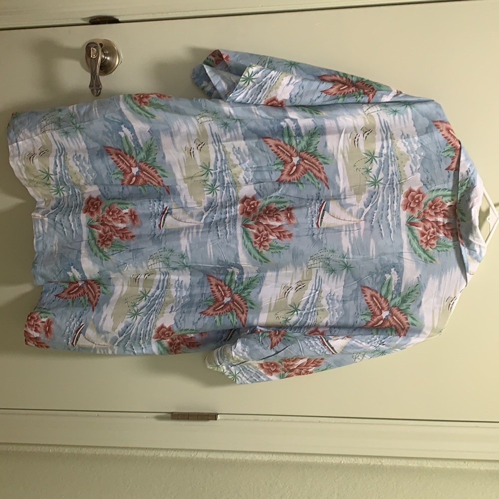Men’s Beach Shirt - Picture 3 of 4